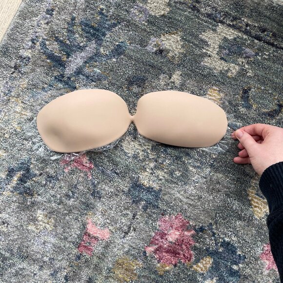 New in box, Gatherall nude stickybra size D - Picture 2 of 5